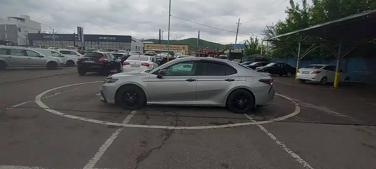 Toyota Camry 2021 года за 14 000 000 тг. в Алматы