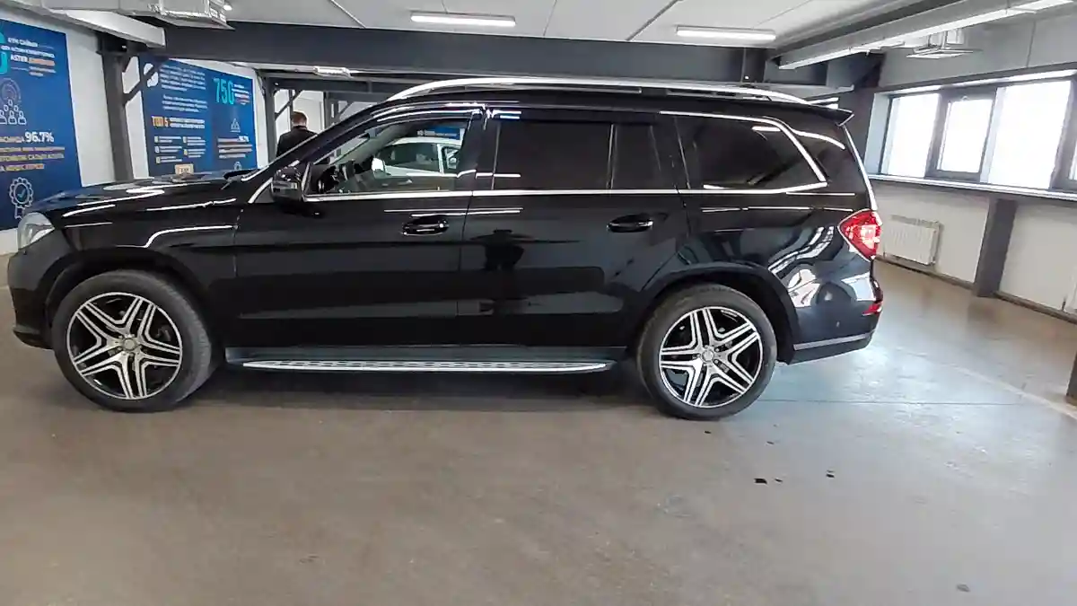 Mercedes-Benz GLS 2016 года за 25 000 000 тг. в Астана