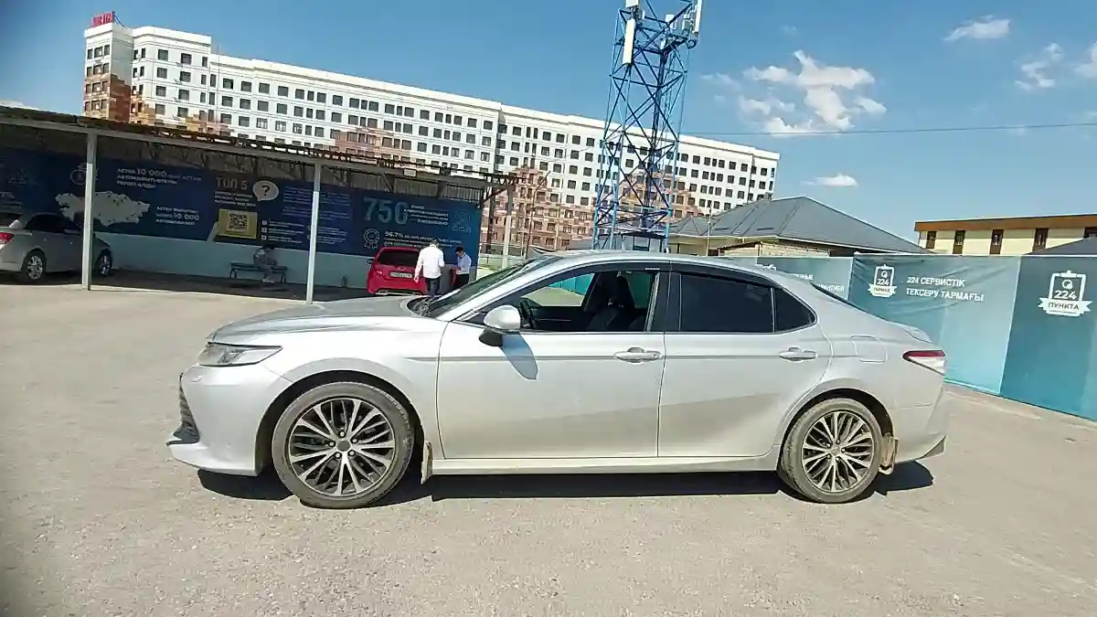 Toyota Camry 2020 года за 12 000 000 тг. в Шымкент