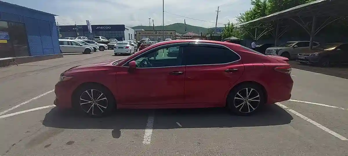 Toyota Camry 2019 года за 10 000 000 тг. в Алматы