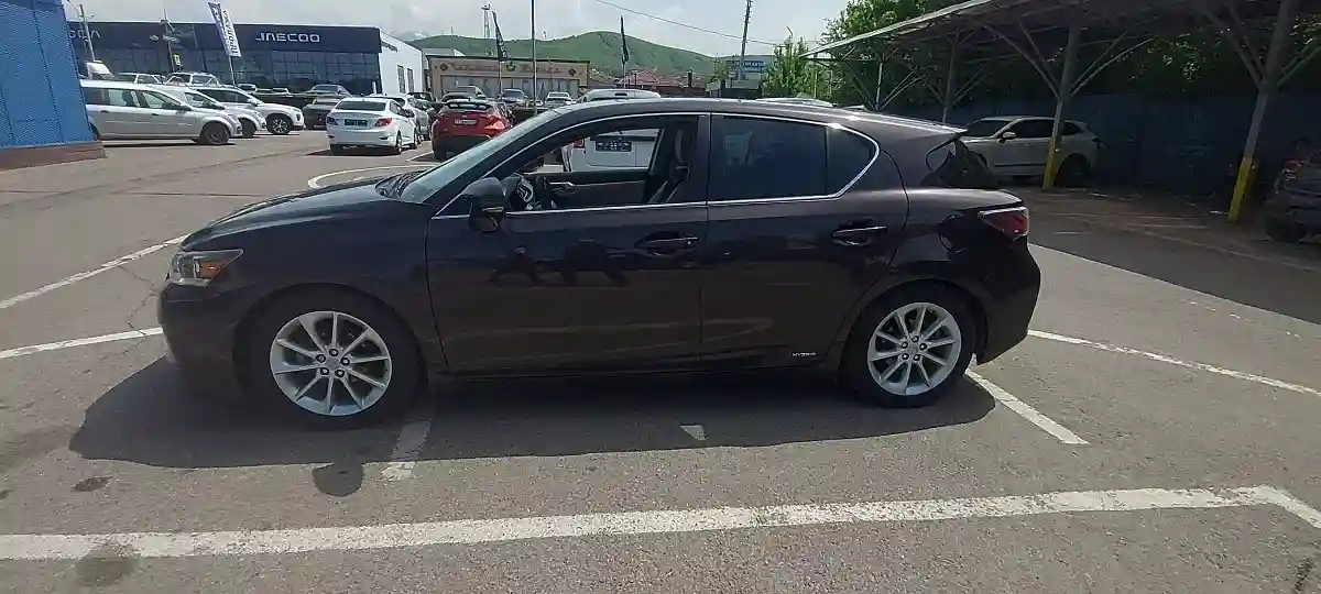 Lexus CT 2013 года за 7 500 000 тг. в Алматы