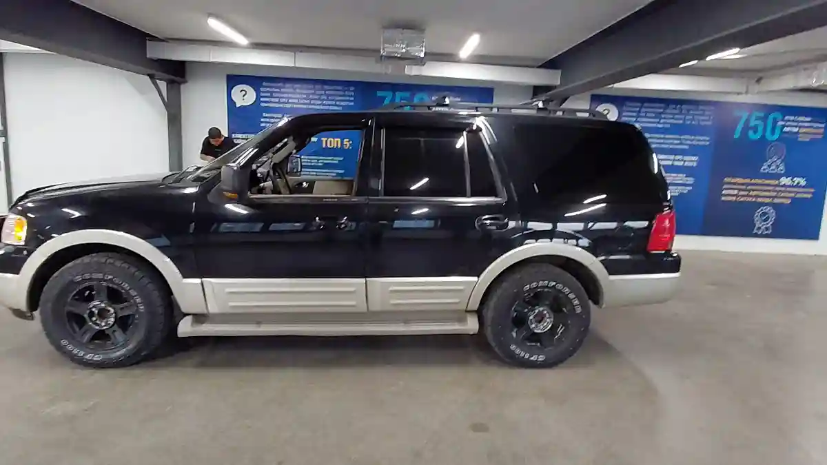 Ford Expedition 2005 года за 7 000 000 тг. в Астана