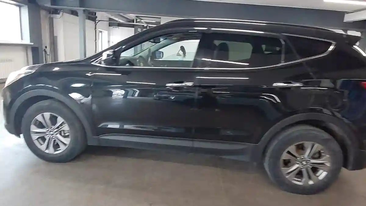 Hyundai Santa Fe 2015 года за 7 900 000 тг. в Астана