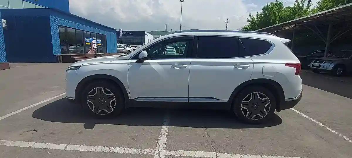 Hyundai Santa Fe 2021 года за 14 500 000 тг. в Алматы