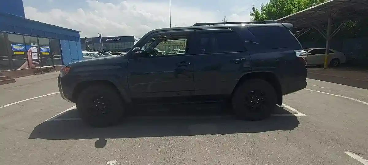Toyota 4Runner 2023 года за 30 000 000 тг. в Алматы