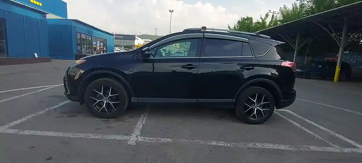 Toyota RAV4 2017 года за 12 000 000 тг. в Алматы