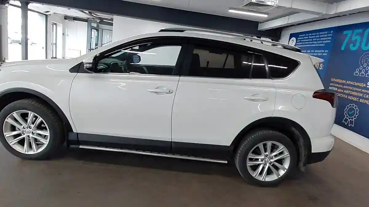 Toyota RAV4 2017 года за 11 500 000 тг. в Астана