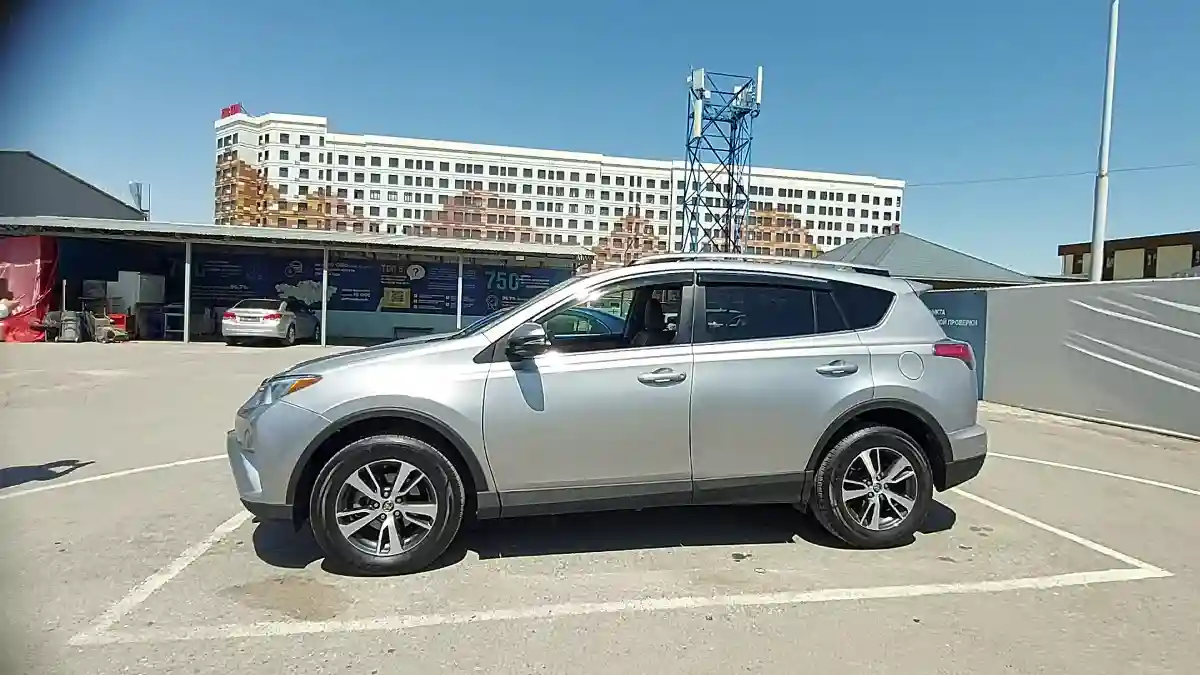 Toyota RAV4 2017 года за 13 000 000 тг. в Шымкент