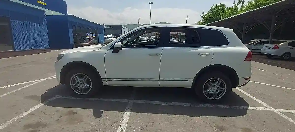 Volkswagen Touareg 2010 года за 9 000 000 тг. в Алматы