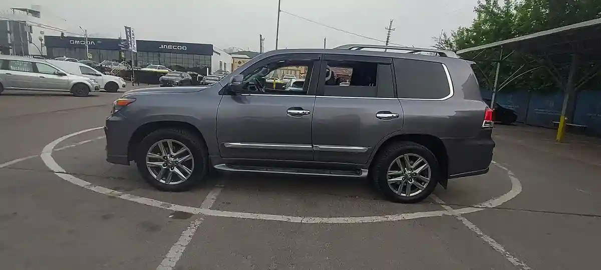 Lexus LX 2014 года за 25 000 000 тг. в Алматы
