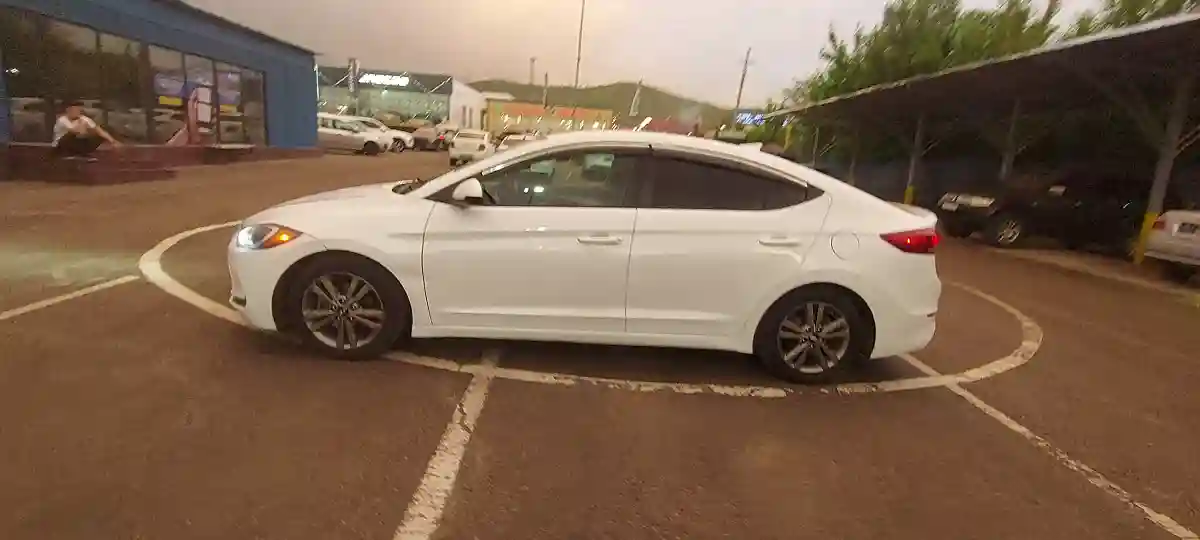 Hyundai Elantra 2018 года за 7 000 000 тг. в Алматы