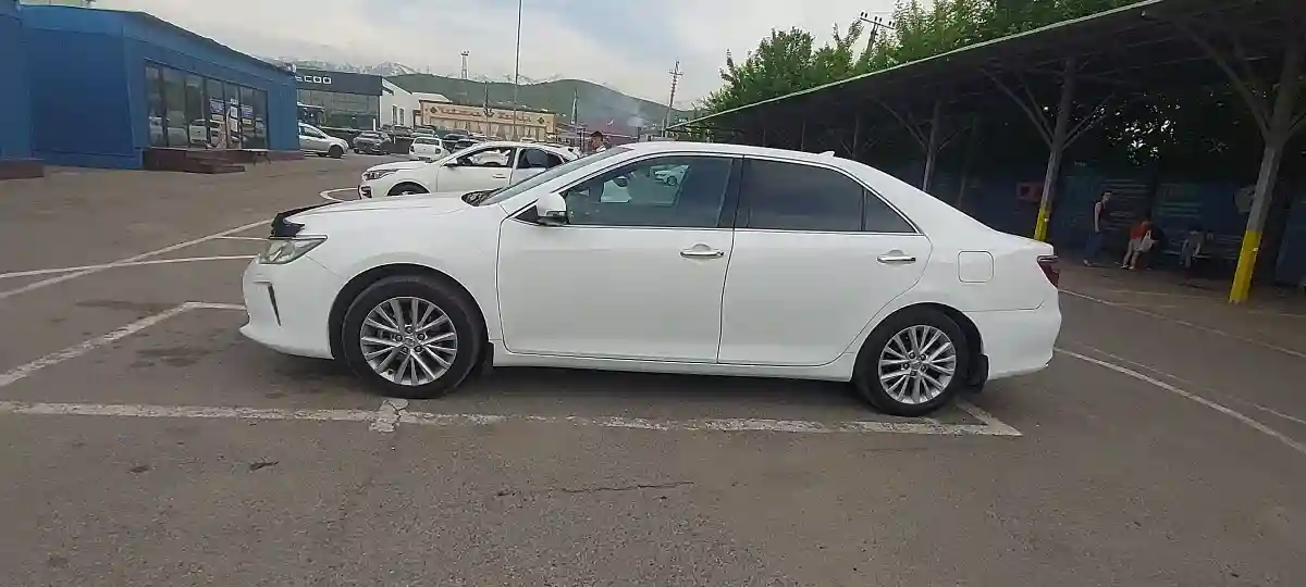 Toyota Camry 2014 года за 10 500 000 тг. в Алматы