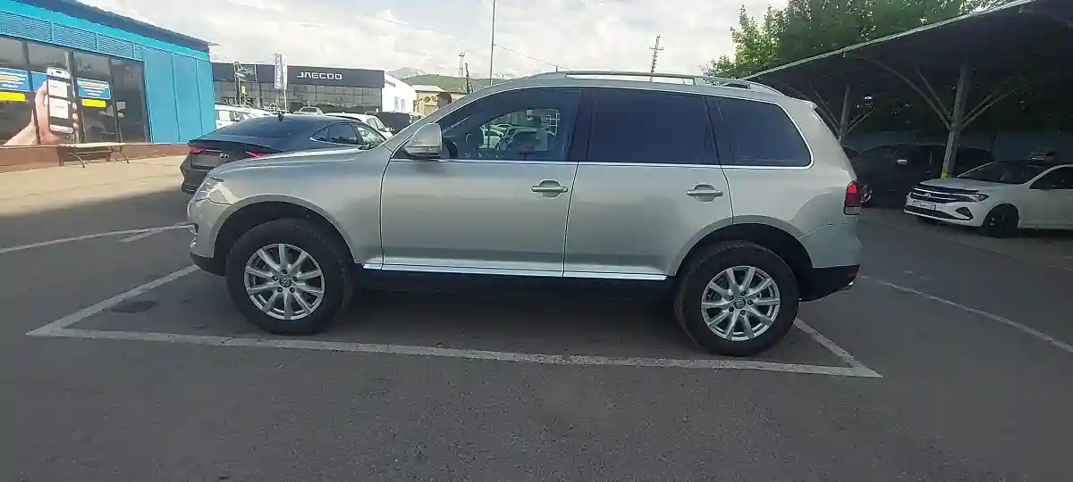 Volkswagen Touareg 2007 года за 7 400 000 тг. в Алматы