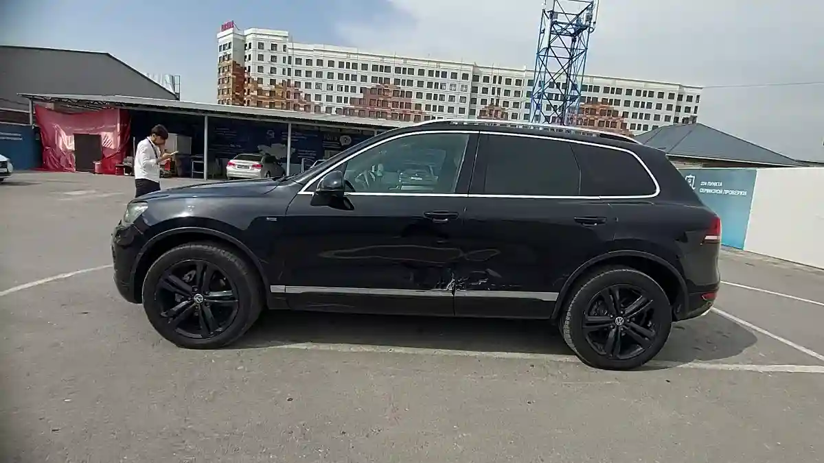 Volkswagen Touareg 2010 года за 9 500 000 тг. в Шымкент