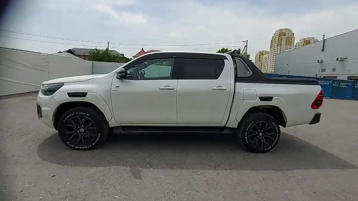 Toyota Hilux 2022 года за 22 000 000 тг. в Шымкент