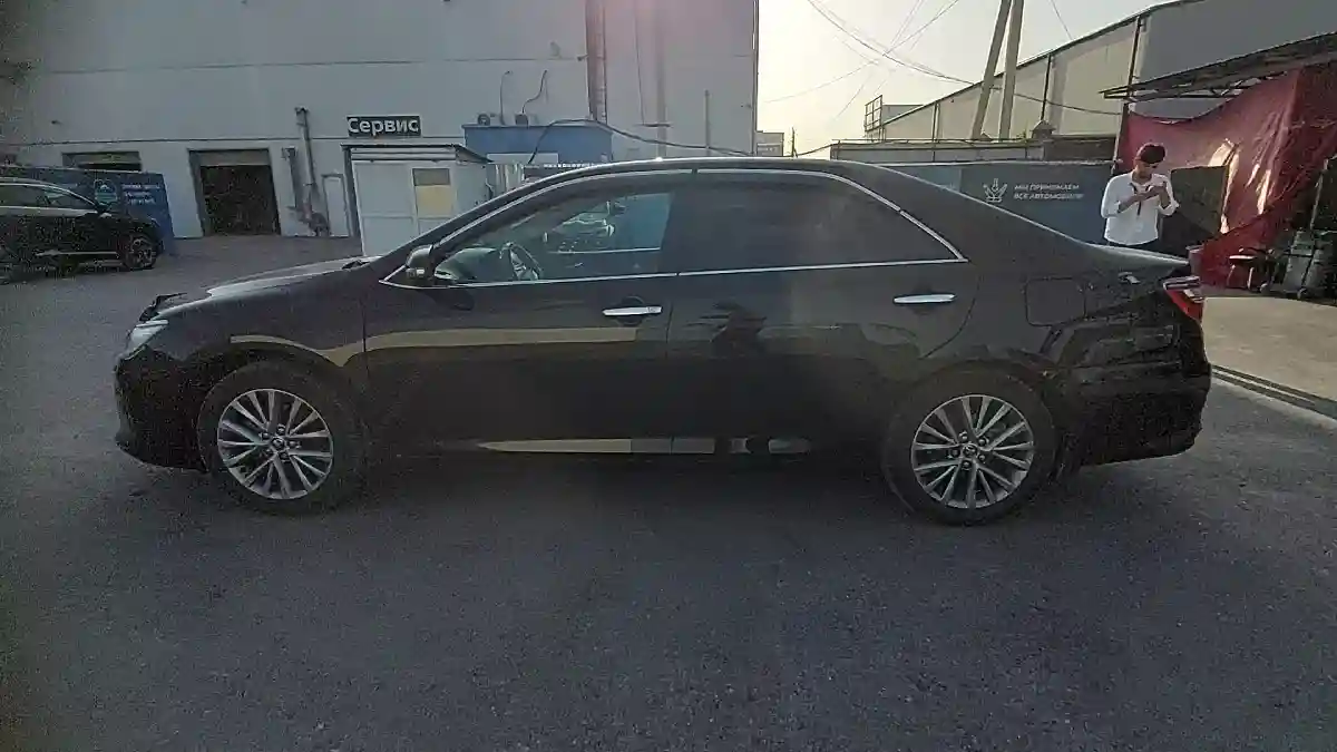 Toyota Camry 2016 года за 11 000 000 тг. в Шымкент