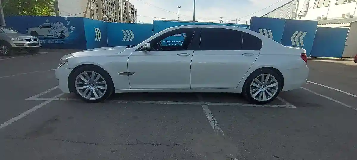 BMW 7 серии 2013 года за 12 000 000 тг. в Алматы