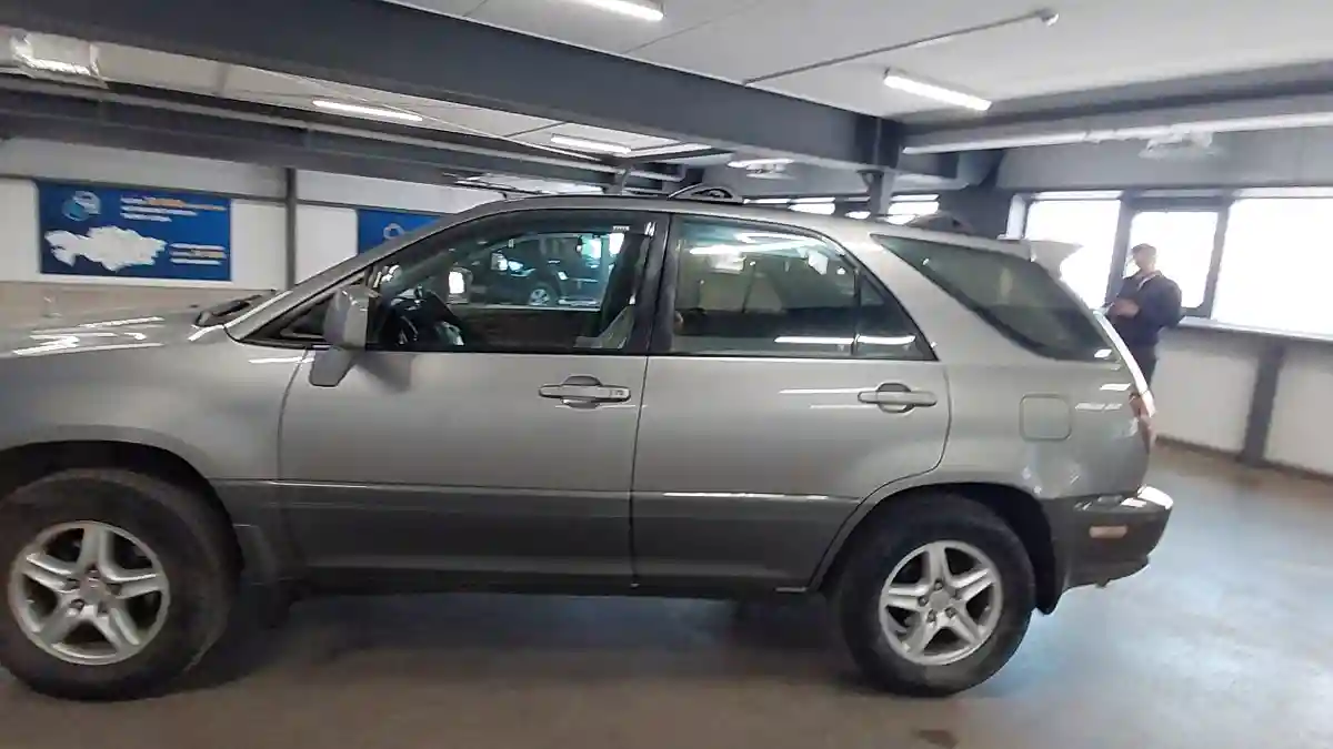 Lexus RX 1999 года за 4 900 000 тг. в Астана