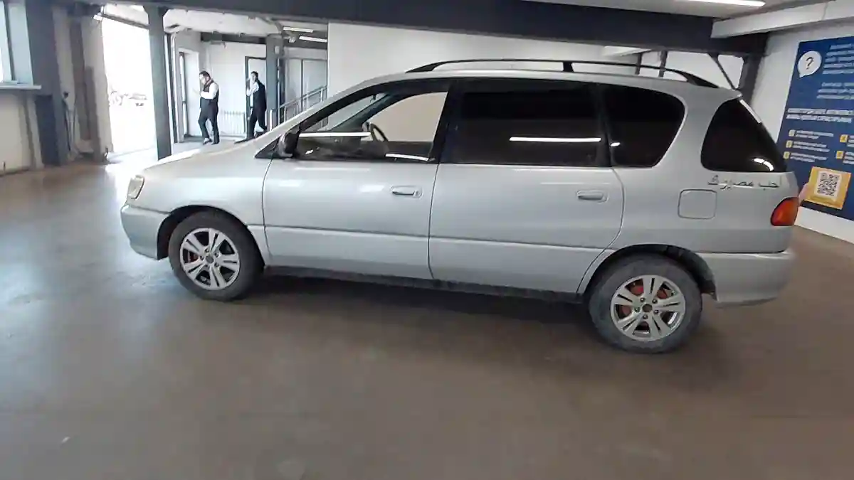 Toyota Ipsum 1997 года за 1 200 000 тг. в Астана