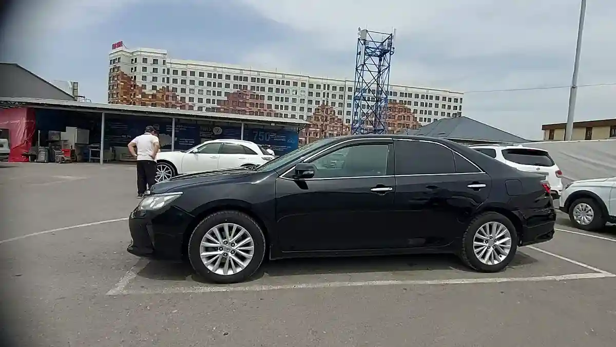 Toyota Camry 2015 года за 11 000 000 тг. в Шымкент
