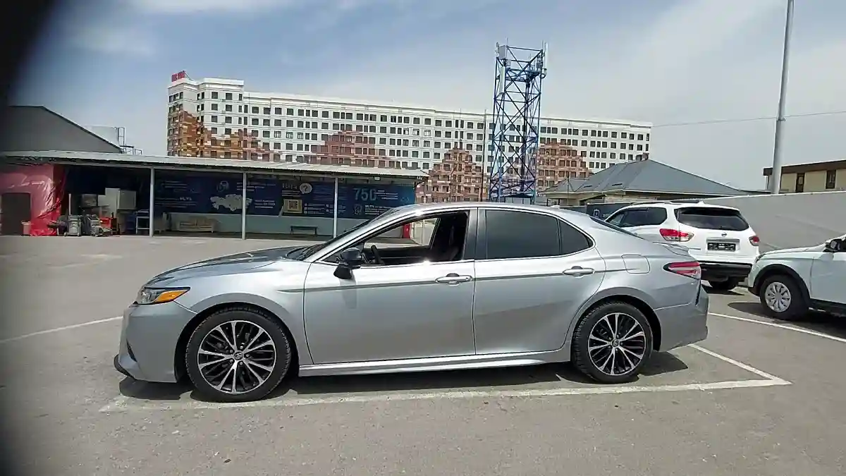 Toyota Camry 2019 года за 12 000 000 тг. в Шымкент