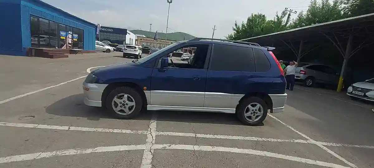 Mitsubishi Space Runner 2000 года за 2 500 000 тг. в Алматы