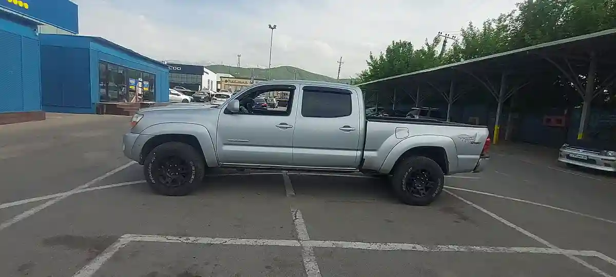 Toyota Tacoma 2006 года за 11 000 000 тг. в Алматы