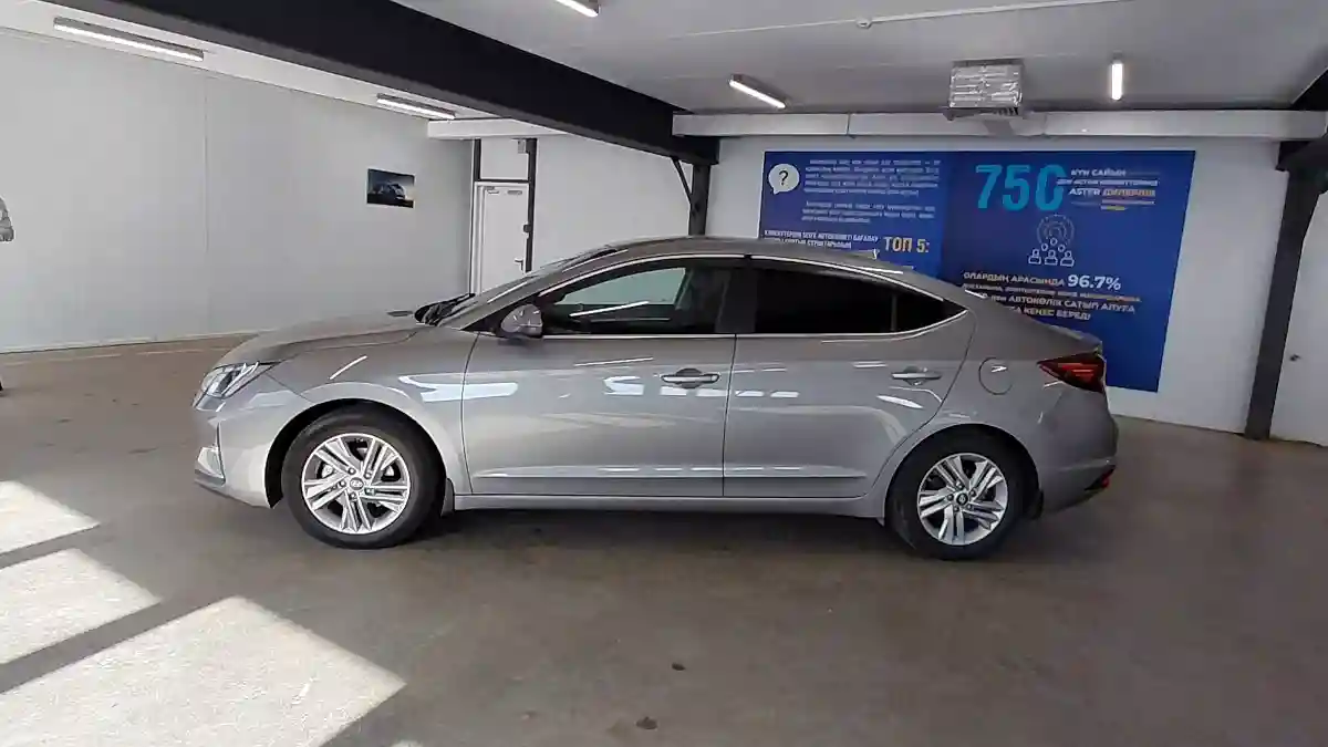 Hyundai Elantra 2019 года за 7 700 000 тг. в Астана
