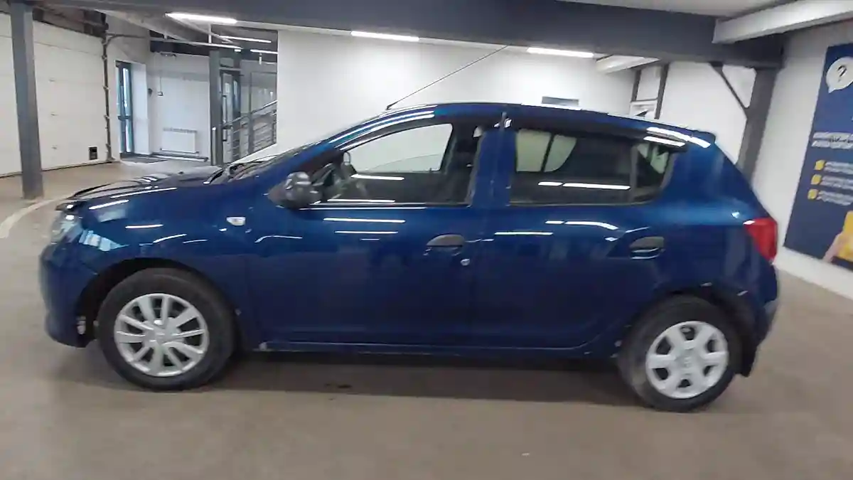 Renault Sandero 2015 года за 3 500 000 тг. в Астана