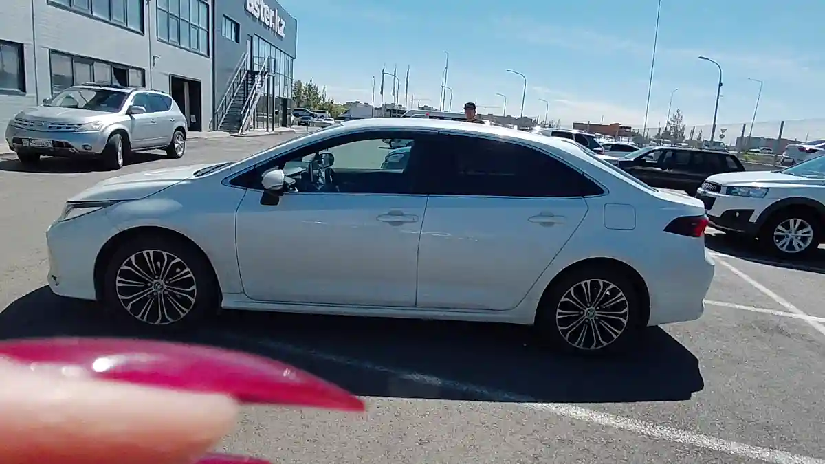Toyota Corolla 2021 года за 10 500 000 тг. в Астана