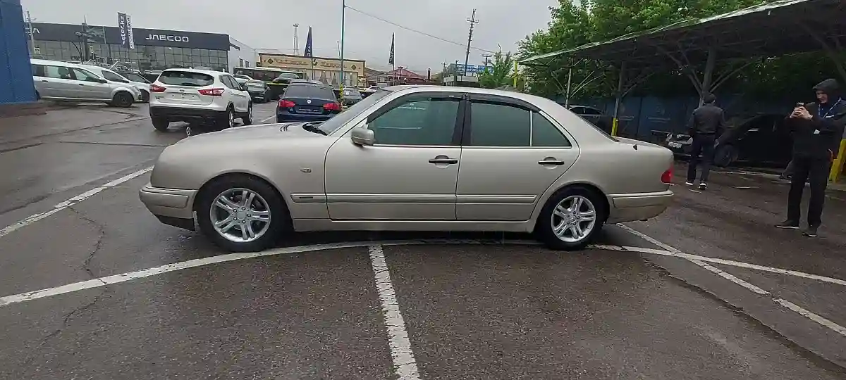 Mercedes-Benz E-Класс 1996 года за 2 300 000 тг. в Алматы