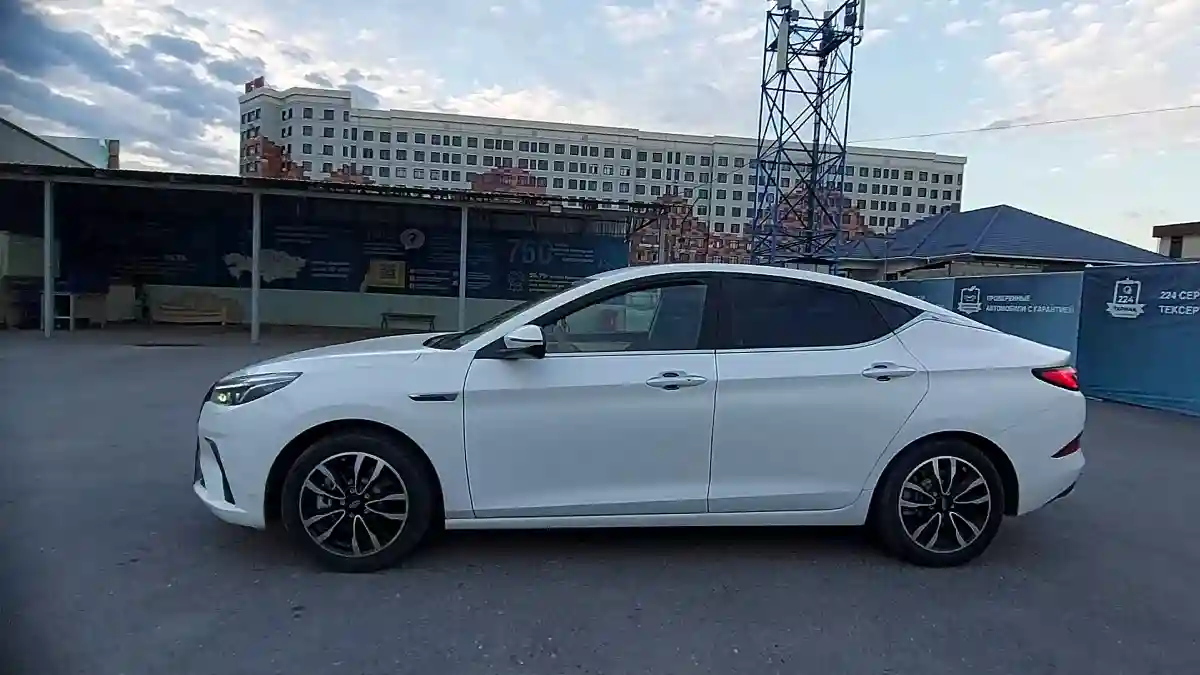 JAC J7 2025 года за 9 000 000 тг. в Шымкент