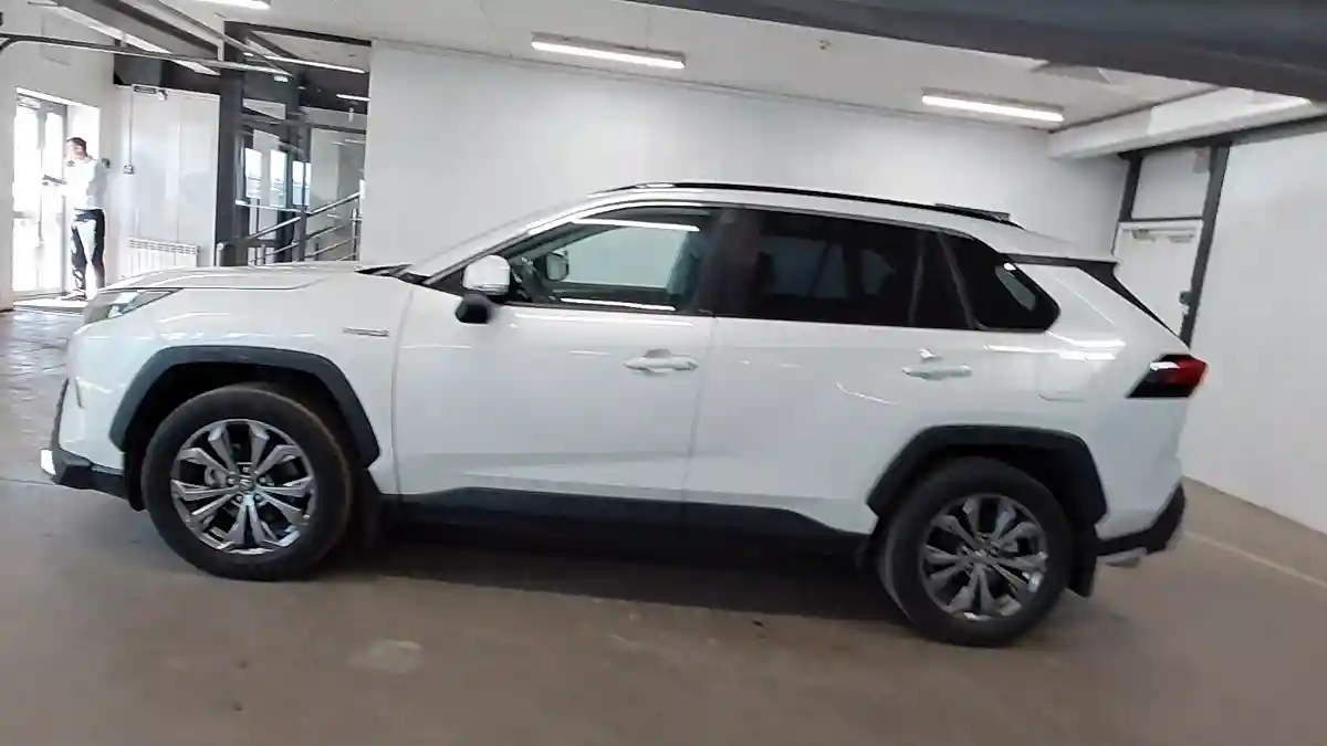 Toyota RAV4 2024 года за 19 000 000 тг. в Астана