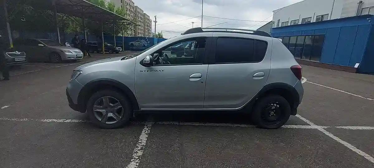Renault Sandero 2020 года за 3 500 000 тг. в Алматы