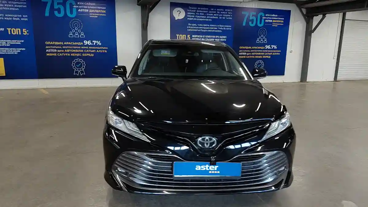 Toyota Camry 2020 года за 13 000 000 тг. в Астана