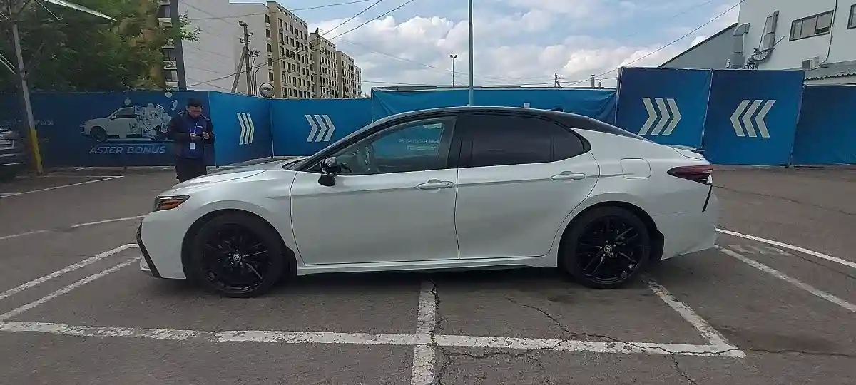 Toyota Camry 2024 года за 17 500 000 тг. в Алматы