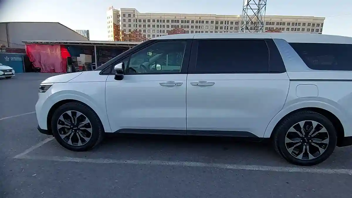Kia Carnival 2021 года за 18 000 000 тг. в Шымкент