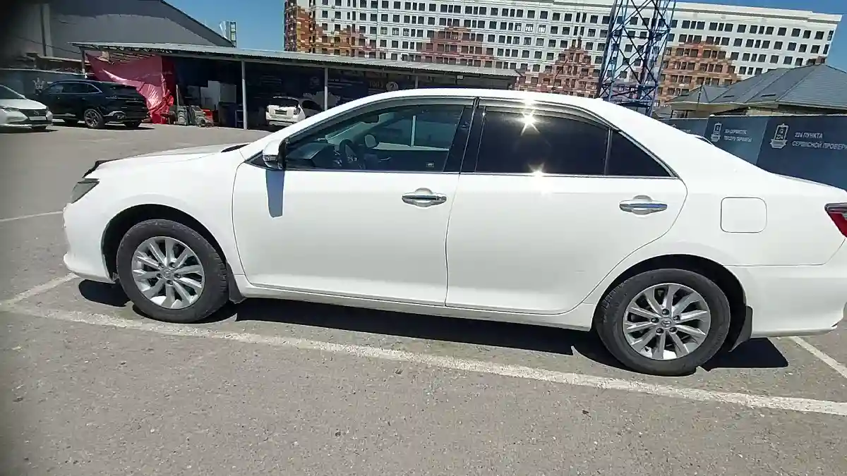 Toyota Camry 2015 года за 10 500 000 тг. в Шымкент