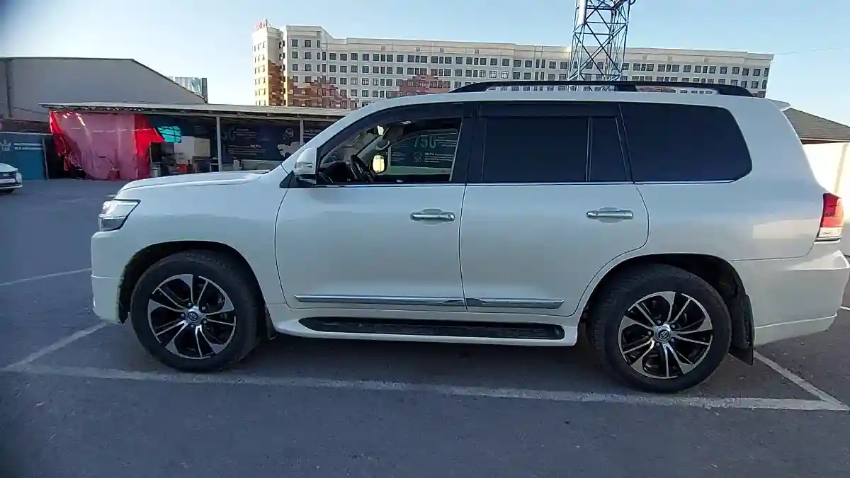 Toyota Land Cruiser 2016 года за 35 000 000 тг. в Шымкент