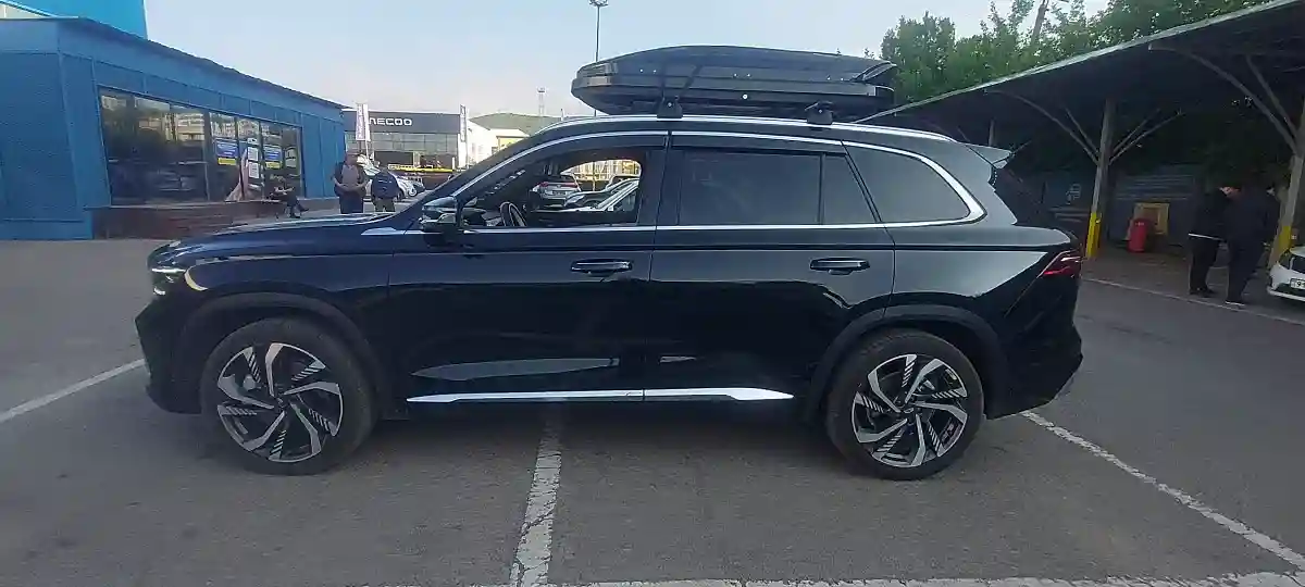 Geely Monjaro 2023 года за 13 100 000 тг. в Алматы
