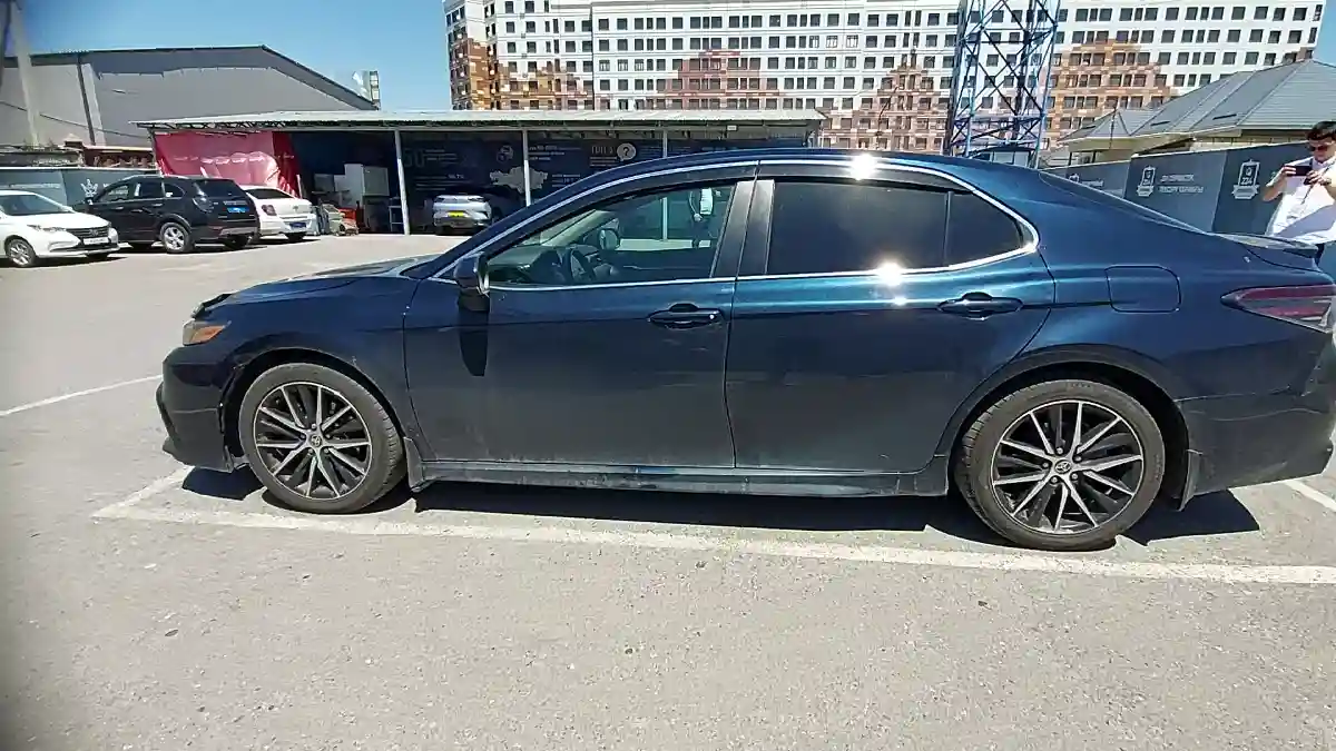 Toyota Camry 2020 года за 10 200 000 тг. в Шымкент