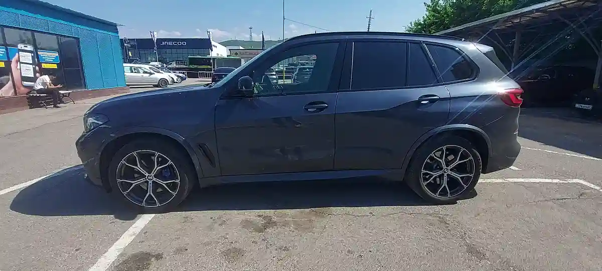 BMW X5 2021 года за 32 000 000 тг. в Алматы