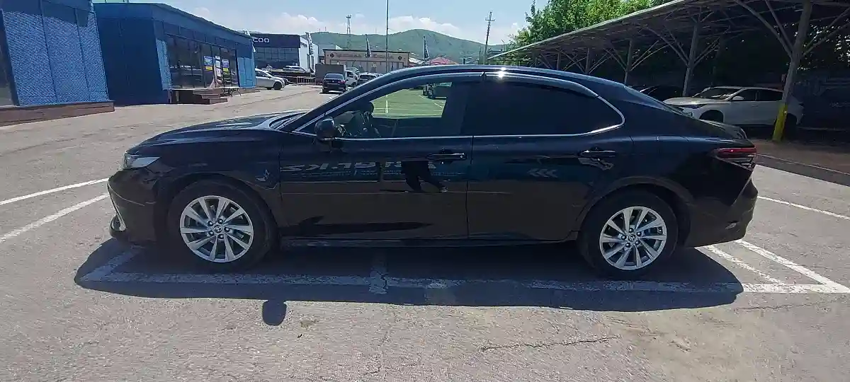 Toyota Camry 2023 года за 14 000 000 тг. в Алматы