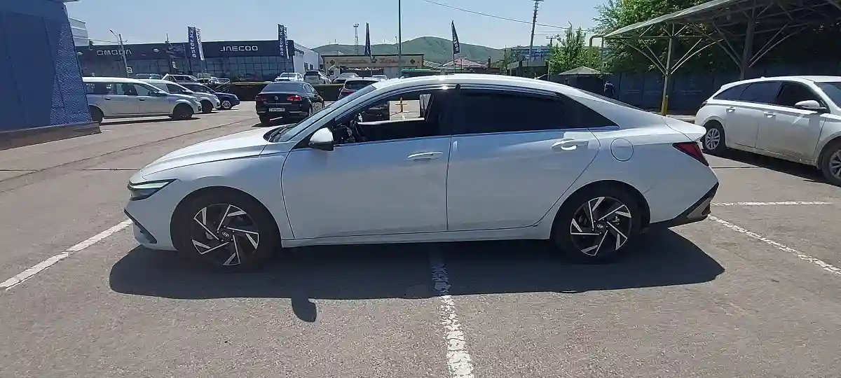 Hyundai Elantra 2024 года за 9 300 000 тг. в Алматы