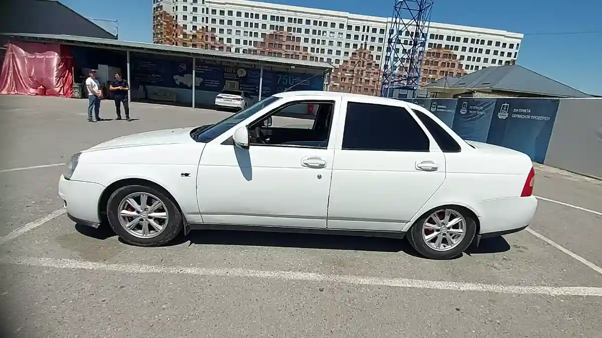 LADA (ВАЗ) Priora 2015 года за 2 300 000 тг. в Шымкент