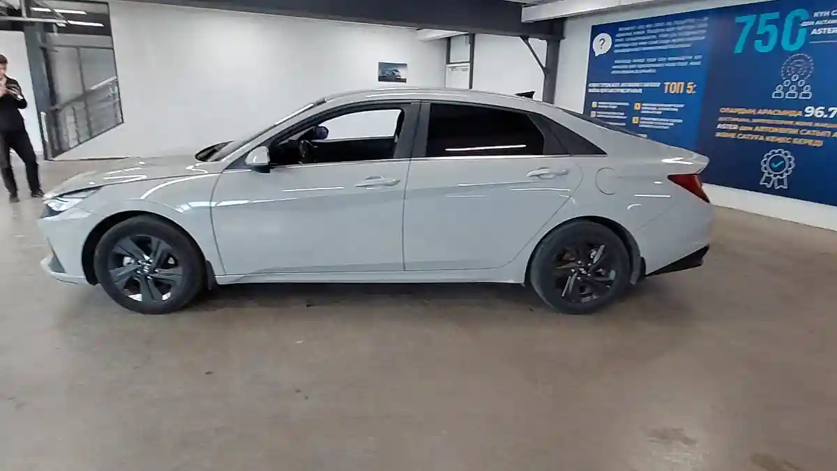 Hyundai Elantra 2023 года за 8 300 000 тг. в Астана