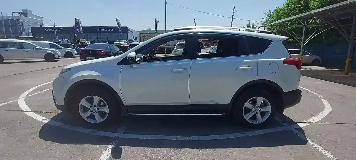 Toyota RAV4 2013 года за 9 000 000 тг. в Алматы