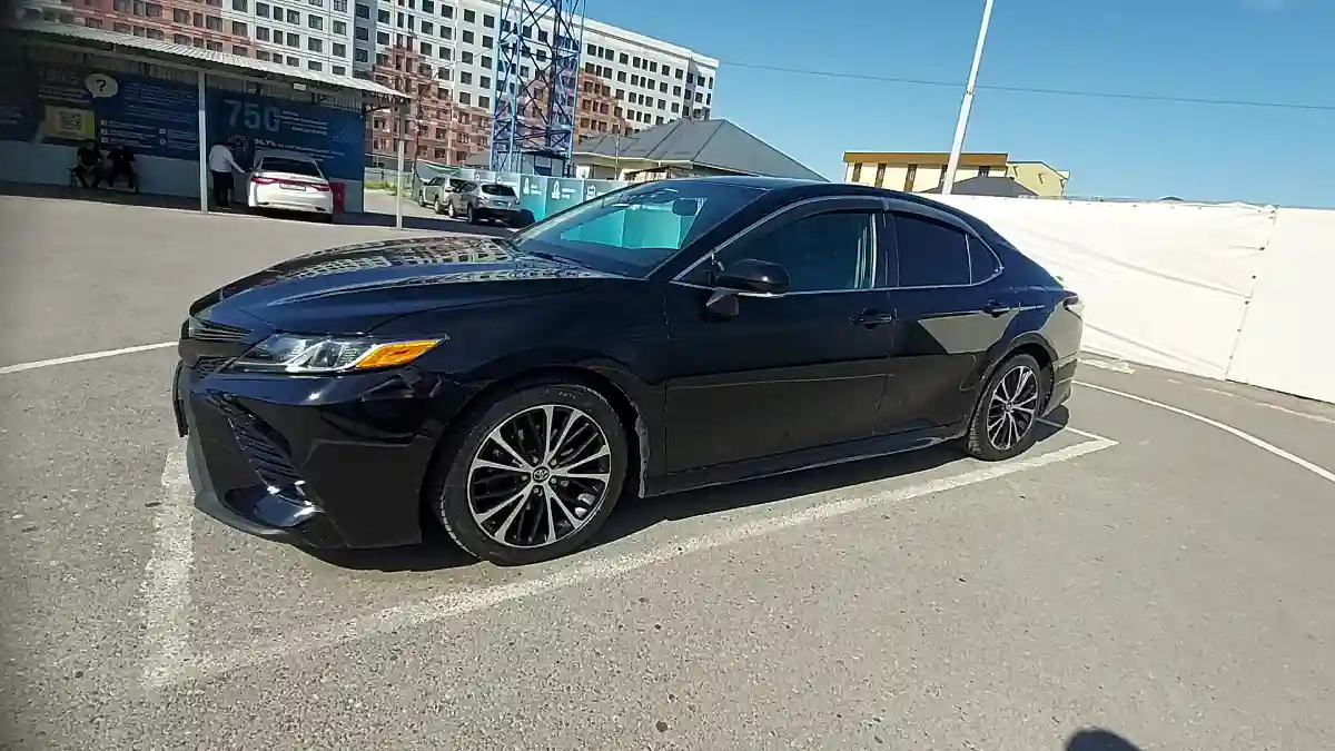 Toyota Camry 2018 года за 11 500 000 тг. в Шымкент