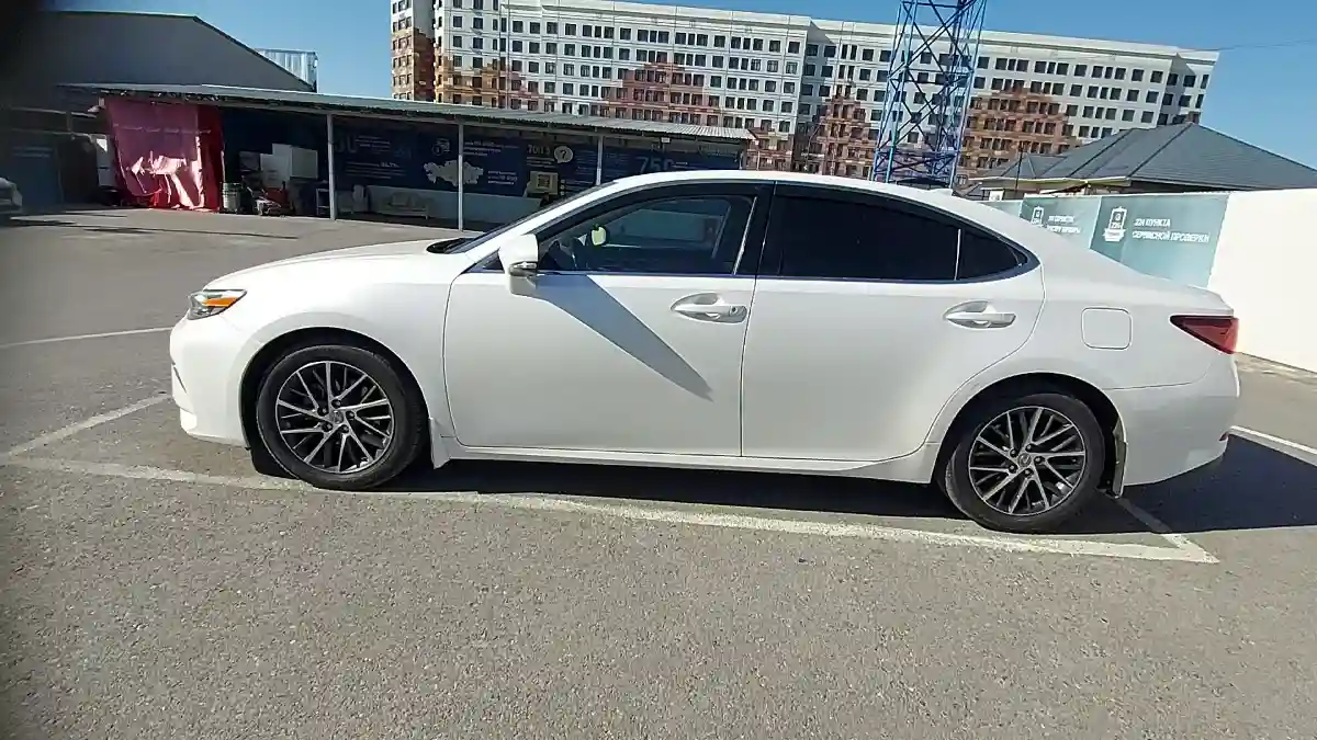 Lexus ES 2018 года за 14 400 000 тг. в Шымкент