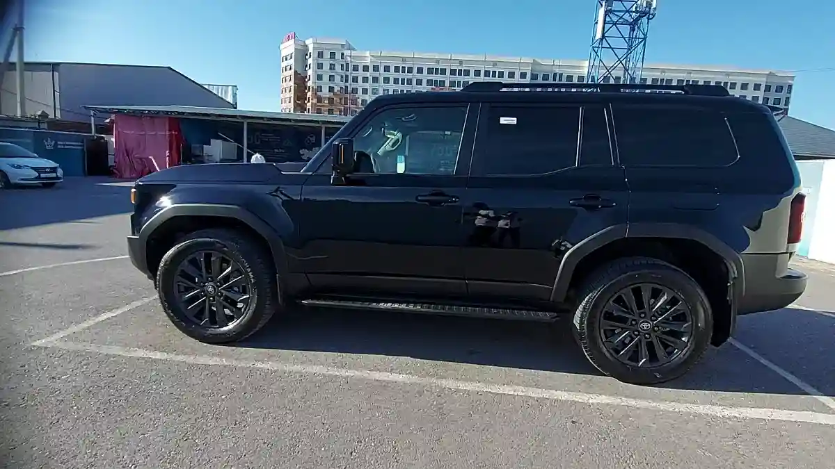 Toyota Land Cruiser Prado 2025 года за 48 000 000 тг. в Шымкент